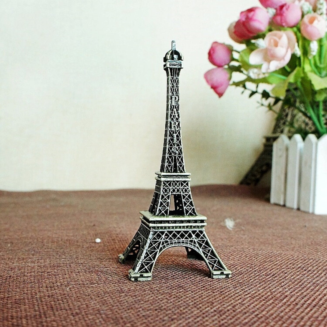 FamousEmpire - Parisiske figurer i miniatyrmetall