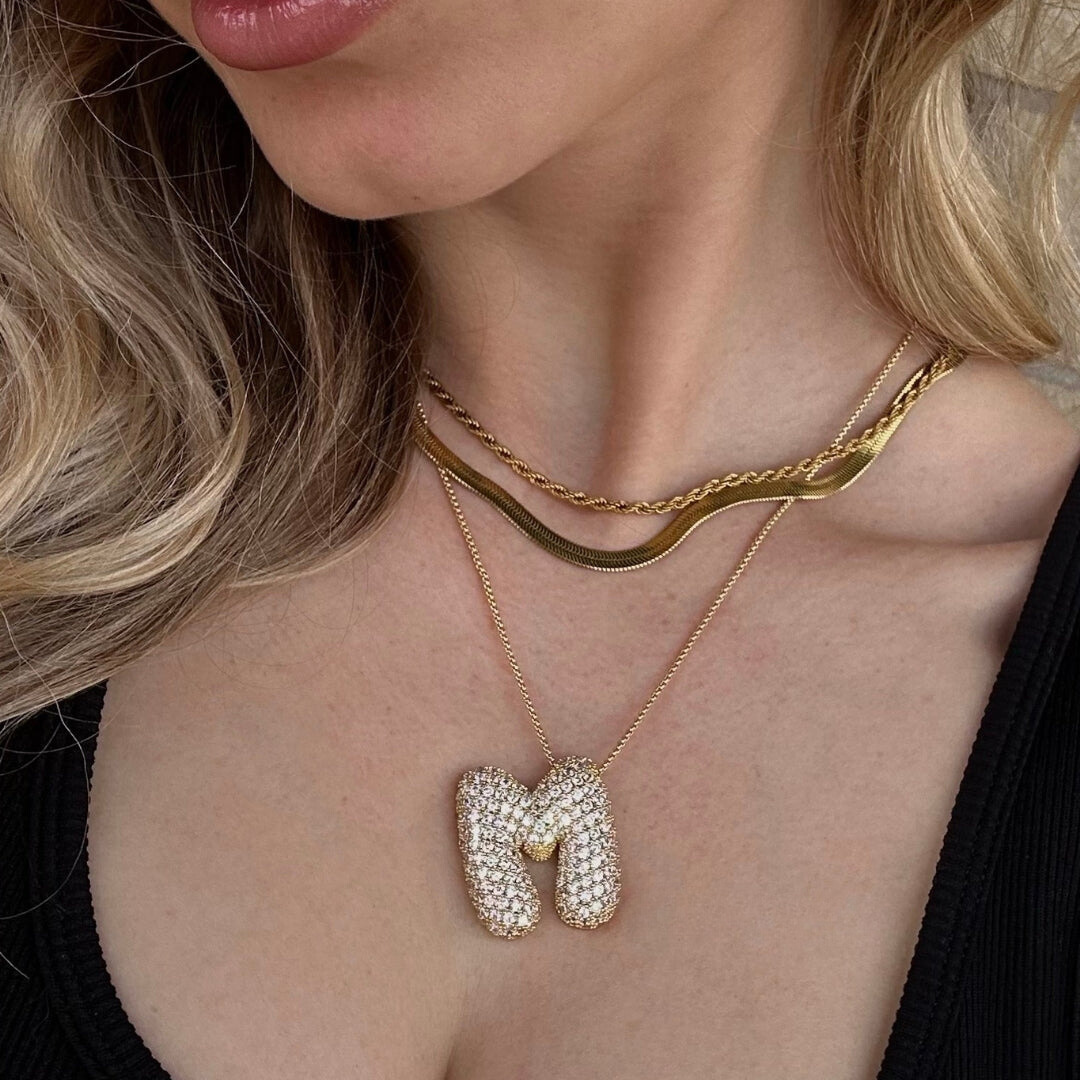Luna Bubble Initial Halskjede med Diamantlook – Personlig gave til morsdagen