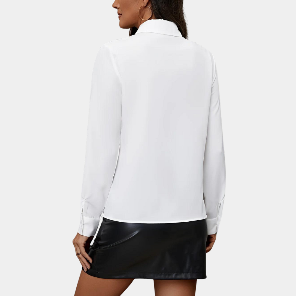 Clara – Elegant bluse med rysjer, knappelukking og lange ermer
