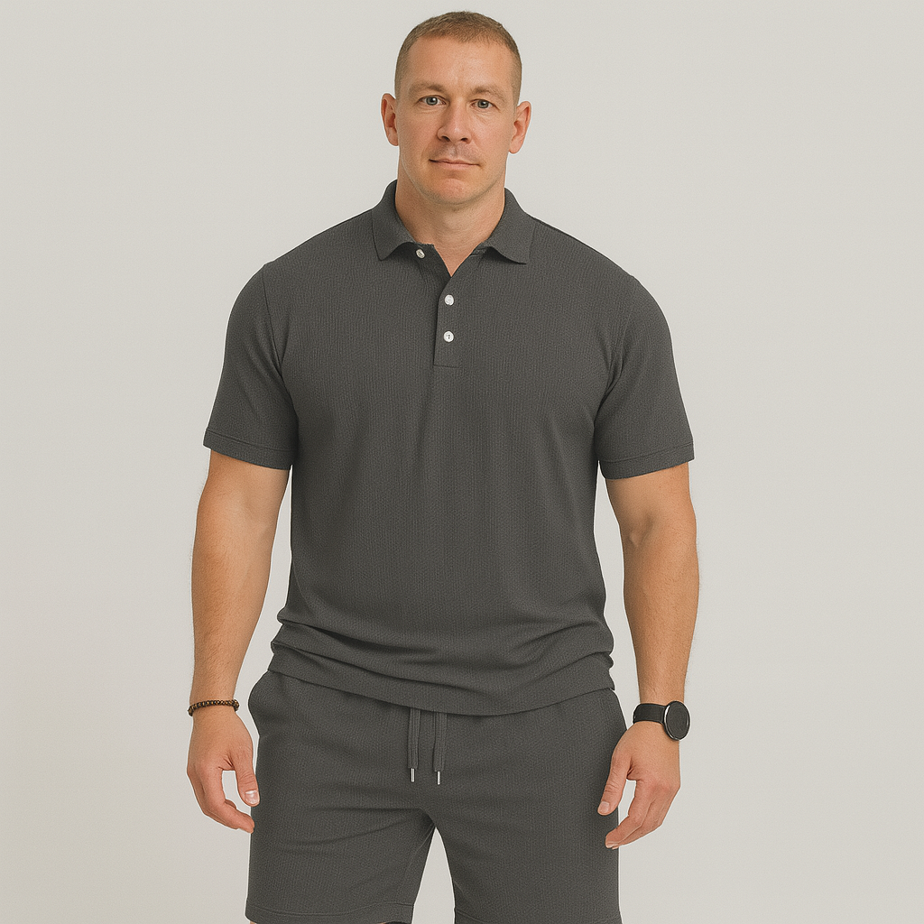 Herre sommersett for fritidsbruk – Lett topp med golfkrage og ensfargede shorts med lommer