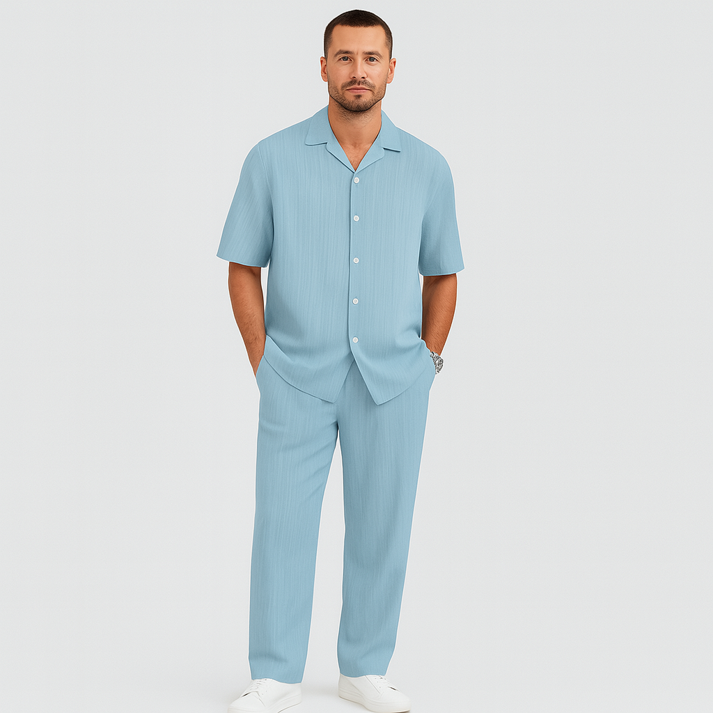 Stripete kortermede treningsdress for menn – topp med knappekrage og bukser med elastisk linning