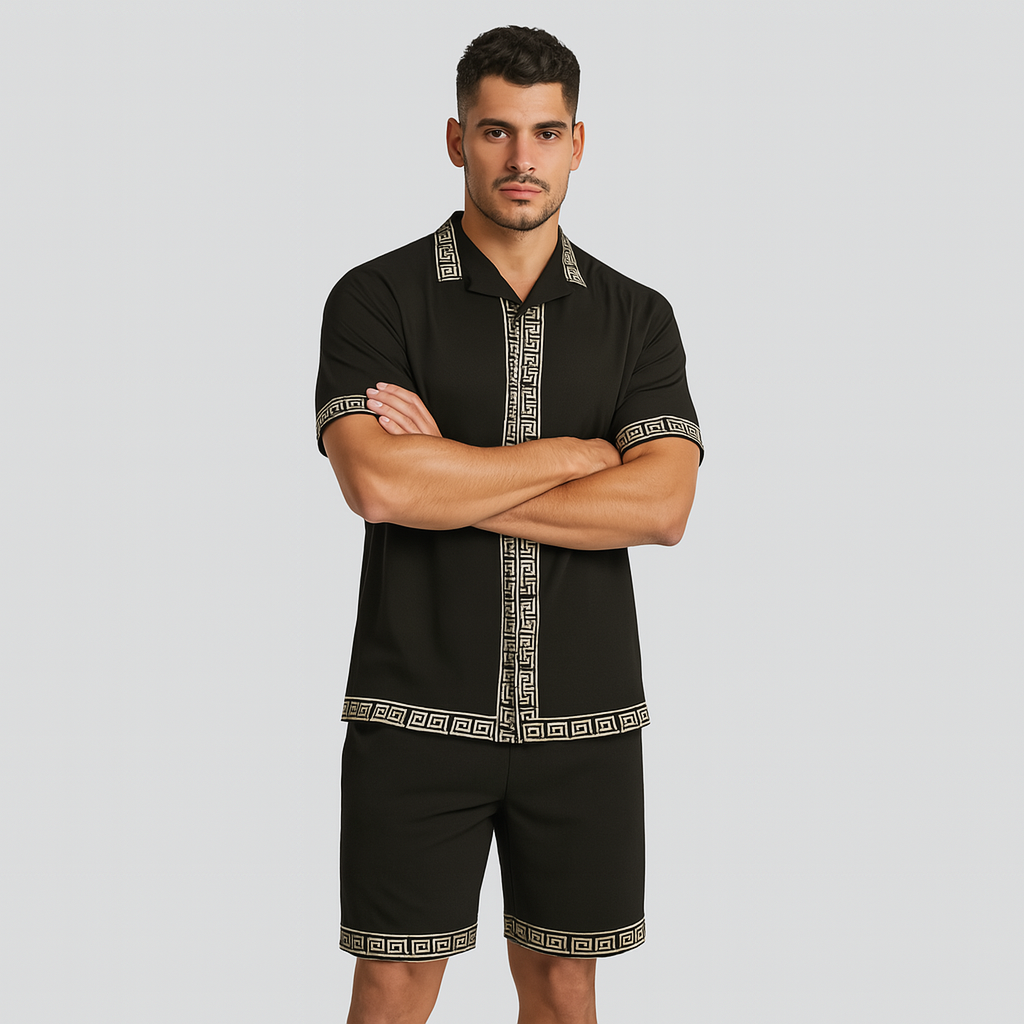 Uformelt sommerantrekk for menn – skjorte med slagkrage og shorts med elastisk midje