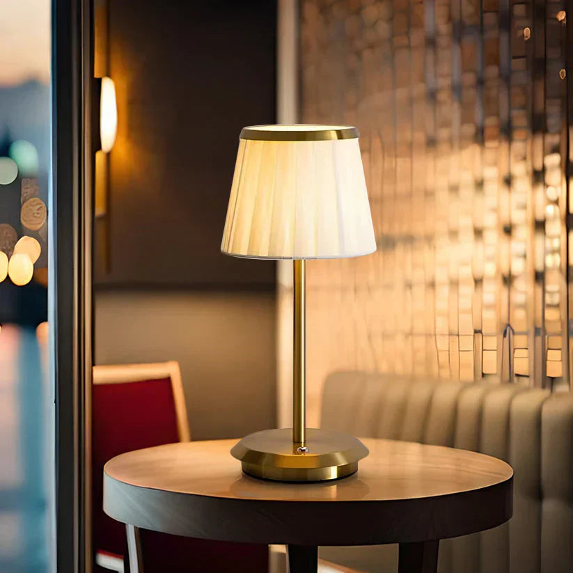 GleamTone - Elegant plissert bordlampe