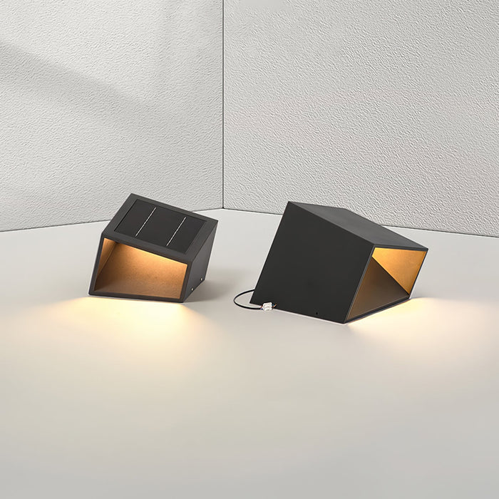 LumeCube modern solar energy garden lamp