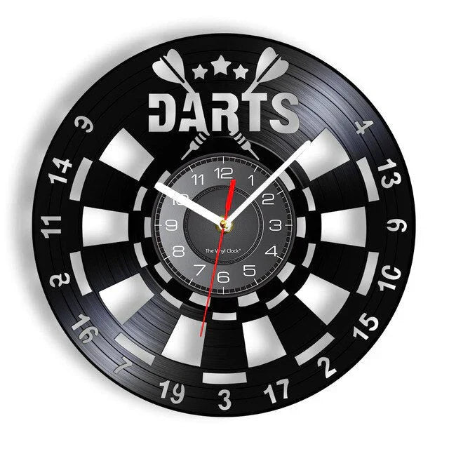 GameTime - Vintage veggklokke med darttavle