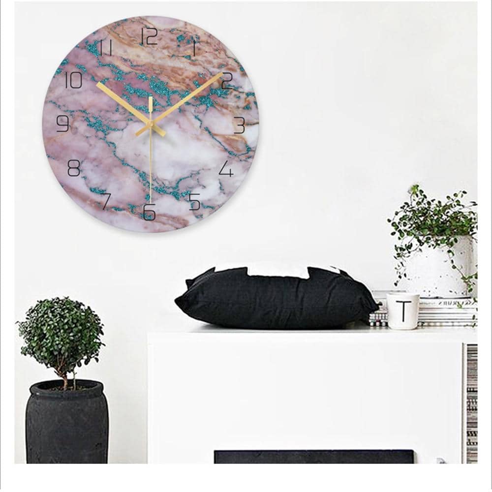 Marbelle Elegant dekorativ klokke - stilig design i marmorutseende