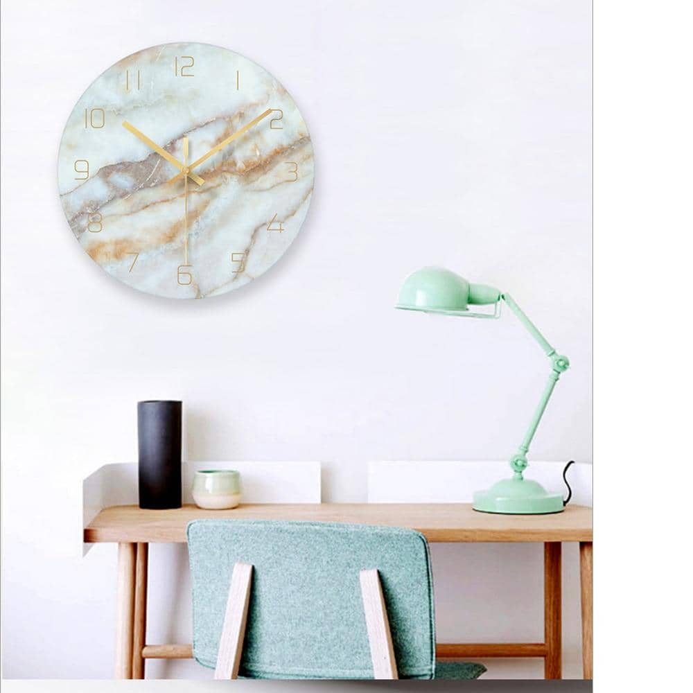 Marbelle Elegant dekorativ klokke - stilig design i marmorutseende