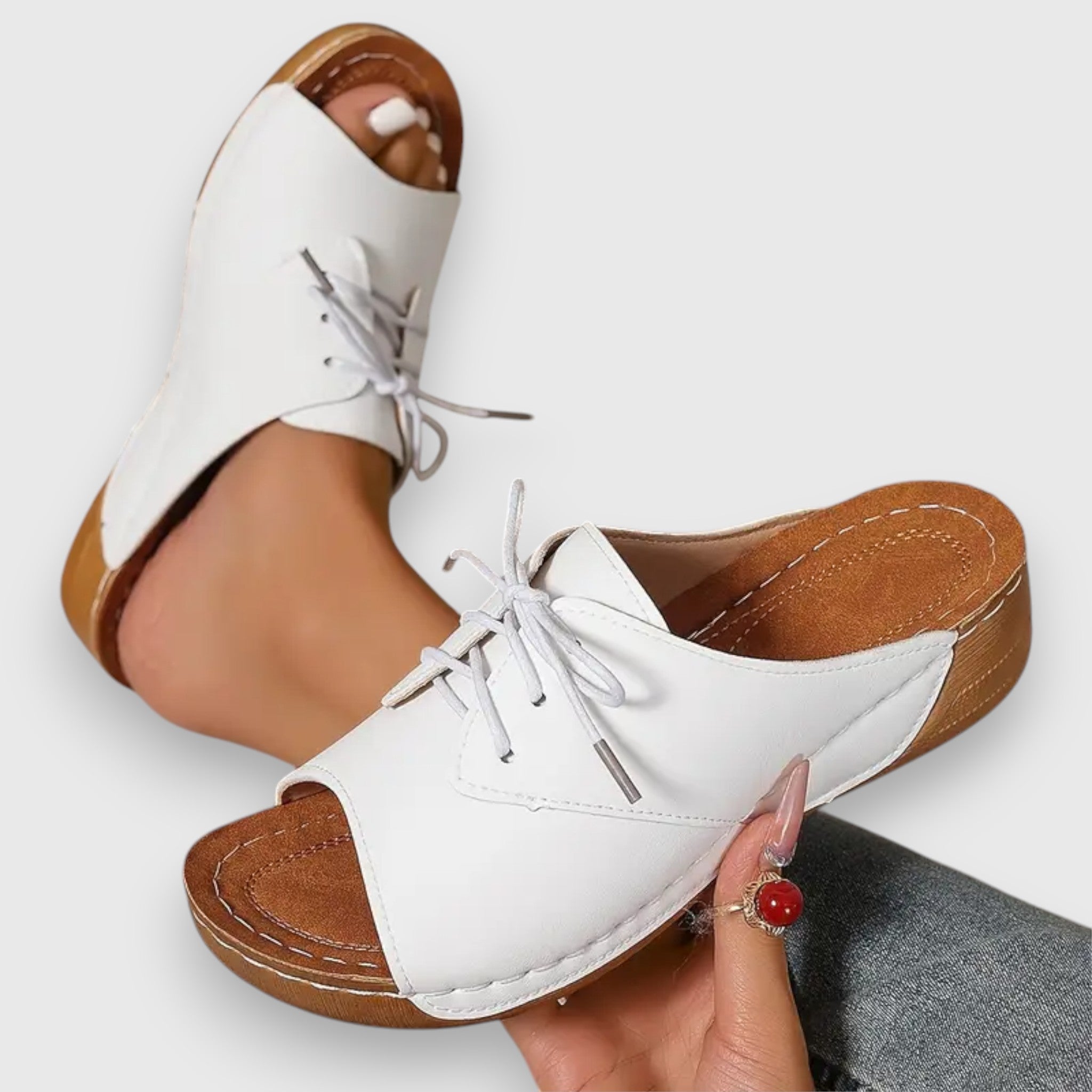 Marina - Elegante sandaler med peep-toe og snøring