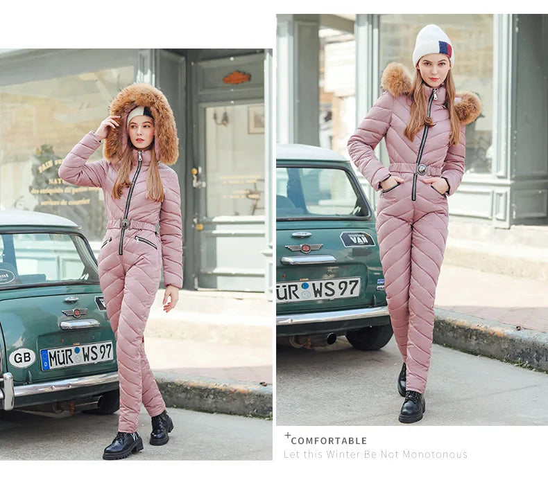 Evelina - Chic jumpsuit med belte og pelskantet hette