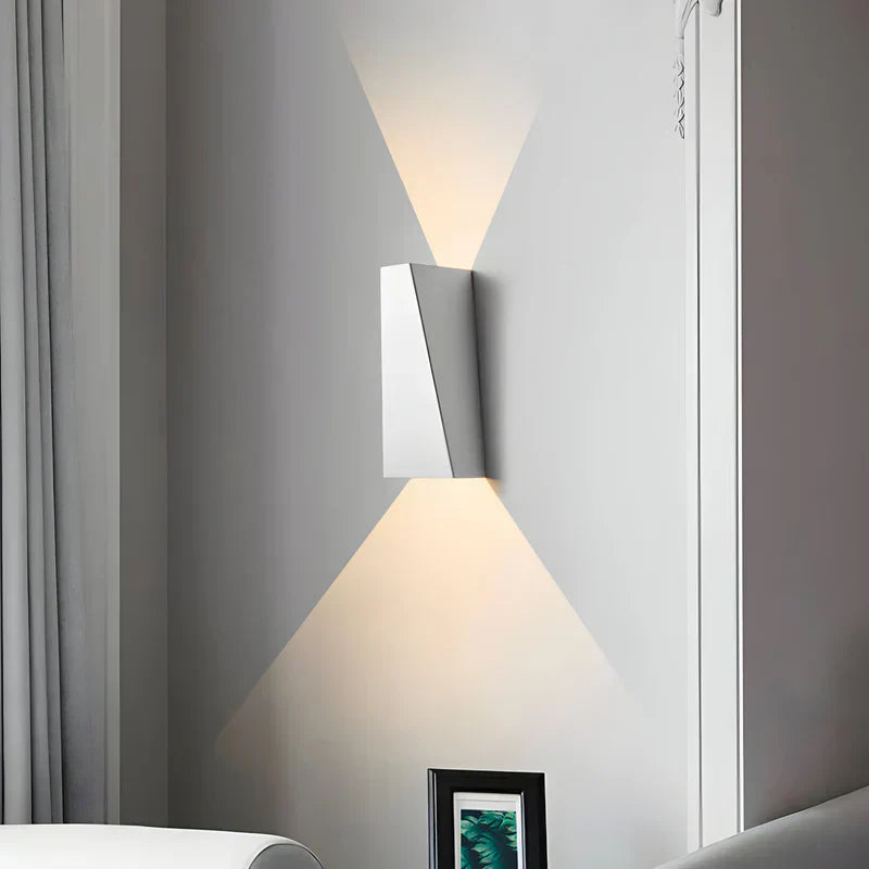 TrapezGlow - LED-vegglampe