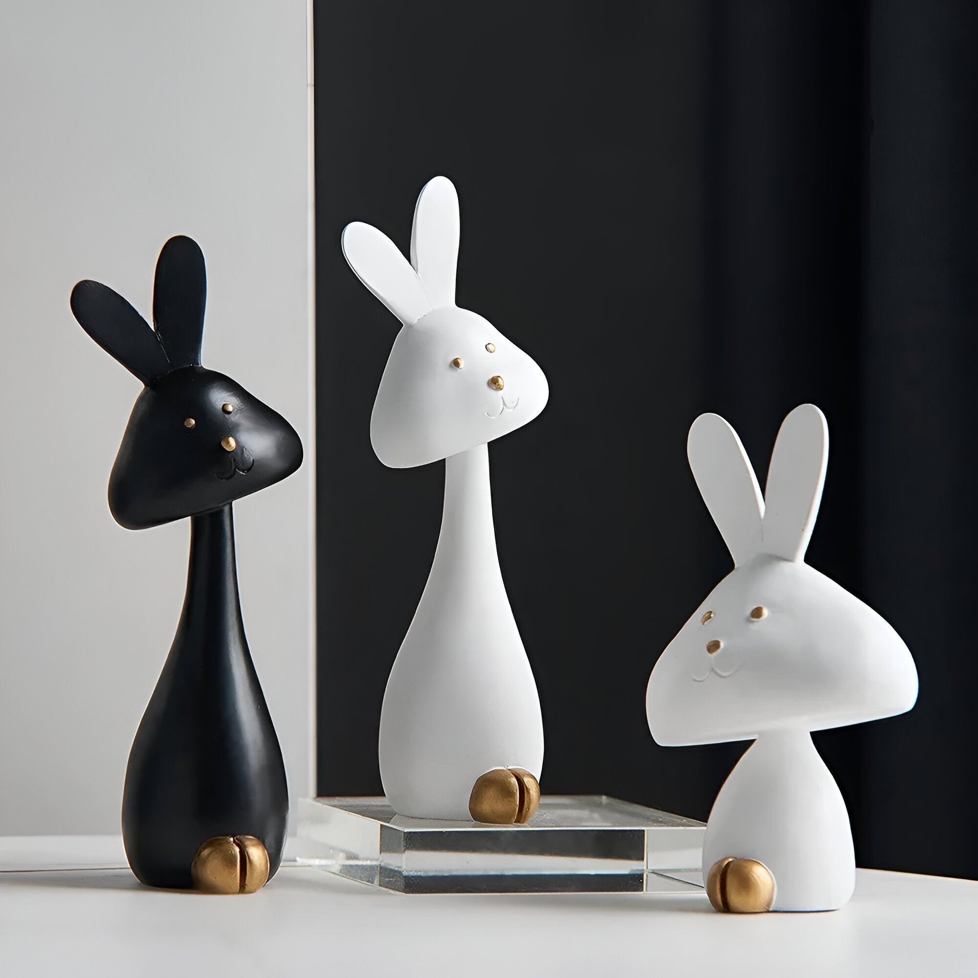 WhimsiPals - Minimalistiske svart-hvite dyrefigurer