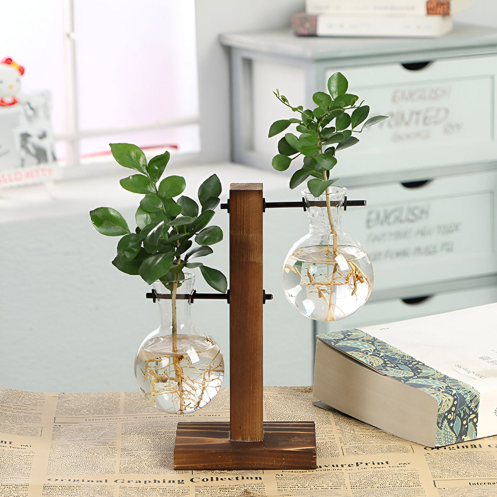 RootRise – Moderne plantestativ i tre og glass