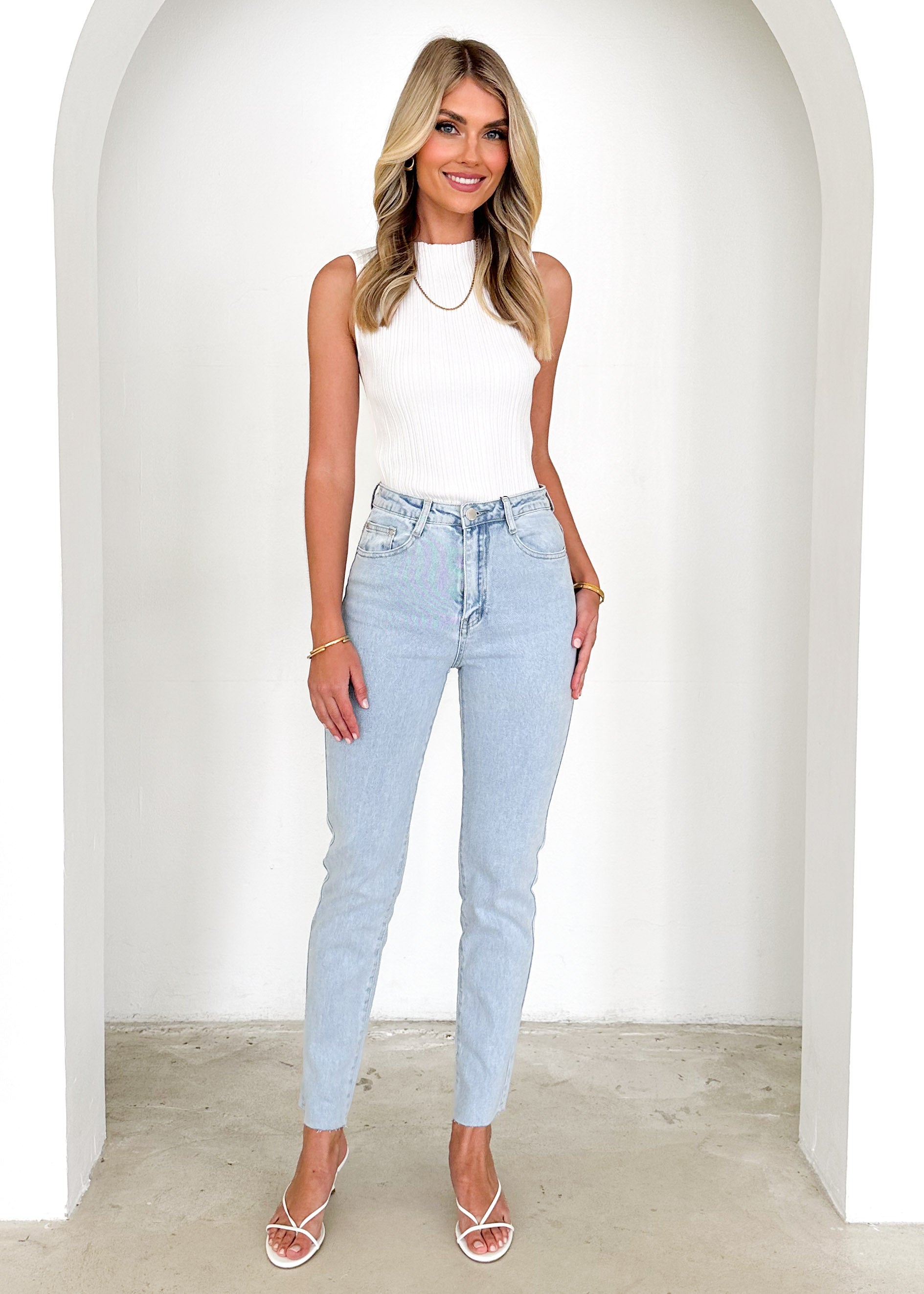 Isabella - stramme jeans med høy midje og lommer
