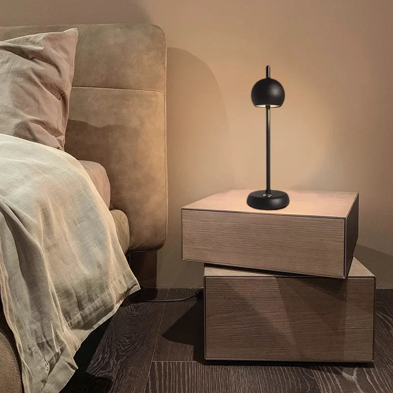 LumiGlow fleksibel LED-bordlampe – Elegant og oppladbar belysning
