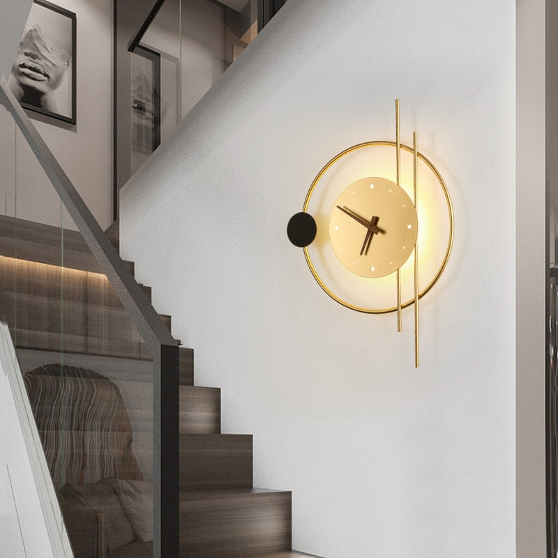 GlowTime – Moderne LED-veggklokke