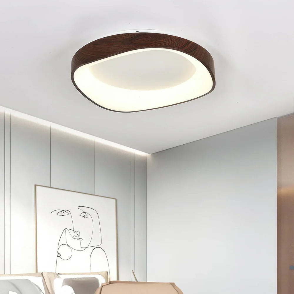 LysLuna Elegant taklampe i tre med myk LED-belysning