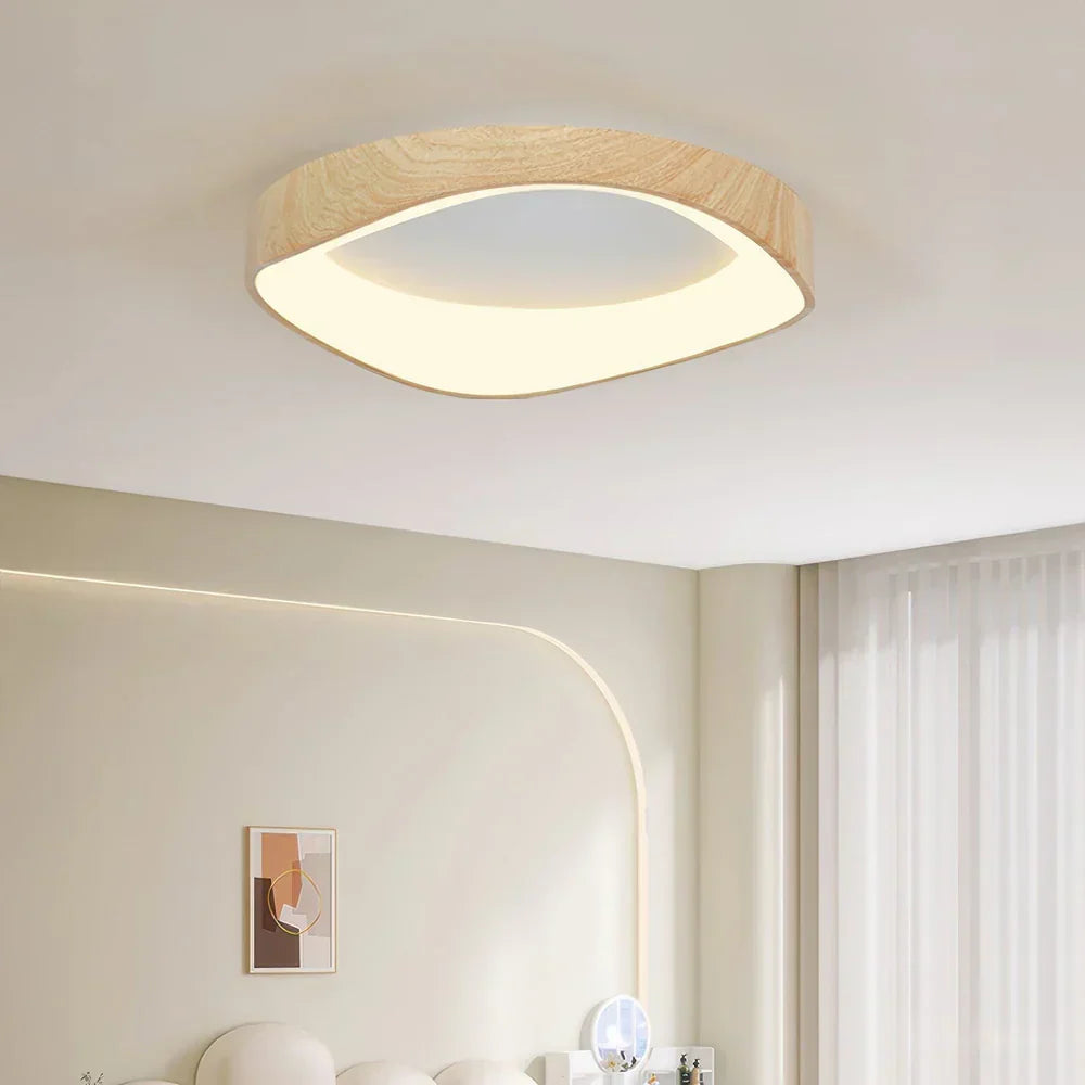 LysLuna Elegant taklampe i tre med myk LED-belysning