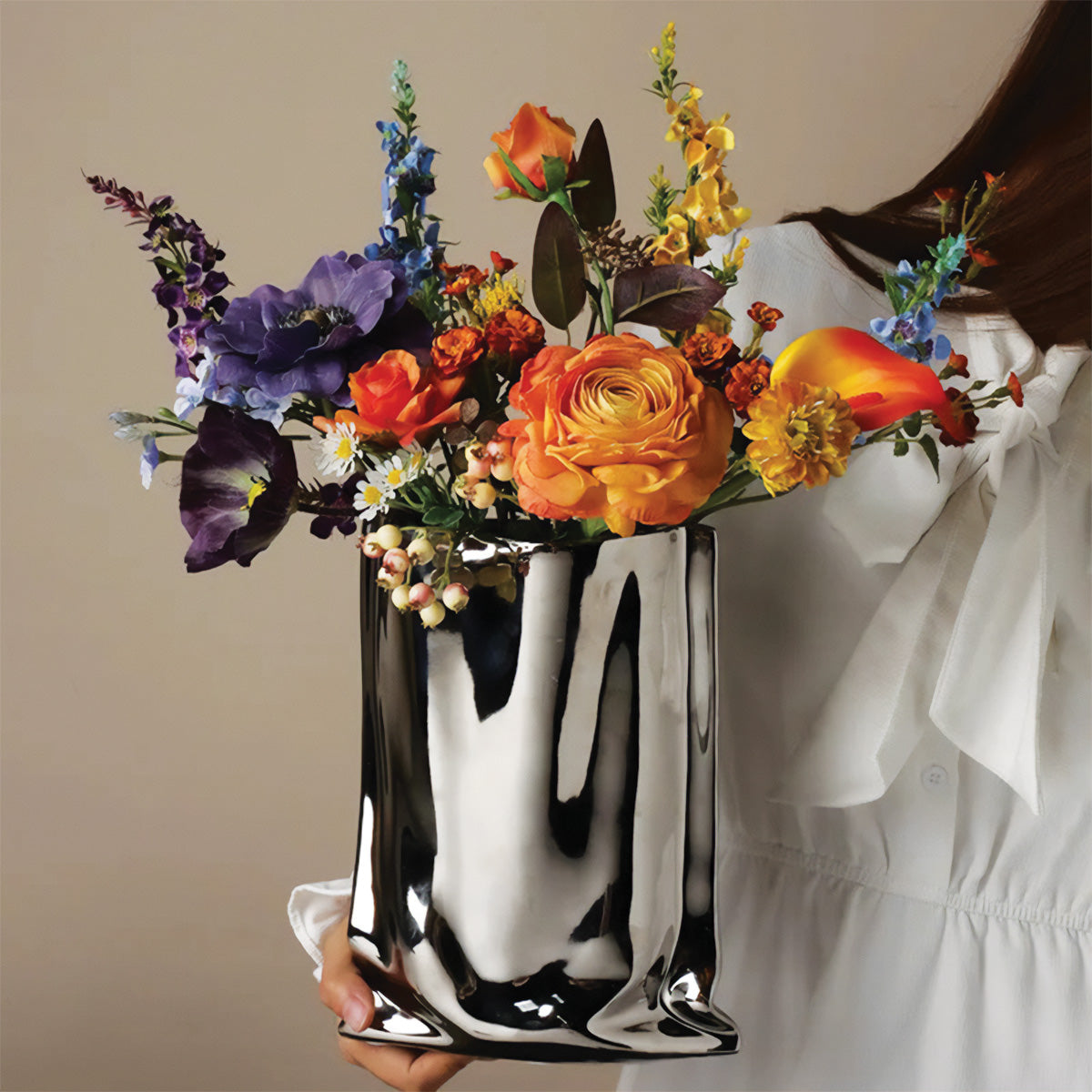 CurvaVase Moderne skulpturell vase - stilig krøllete design for elegante dekorasjoner
