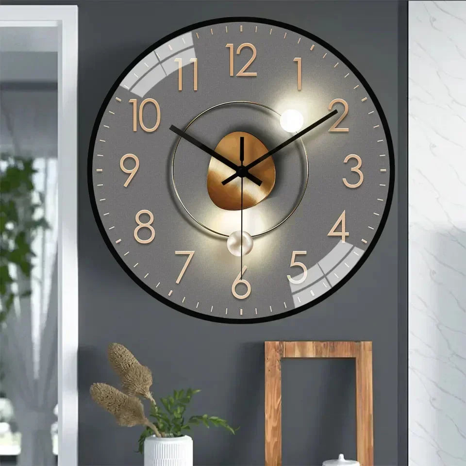 SilentTime - Digital veggklokke i klassisk stil
