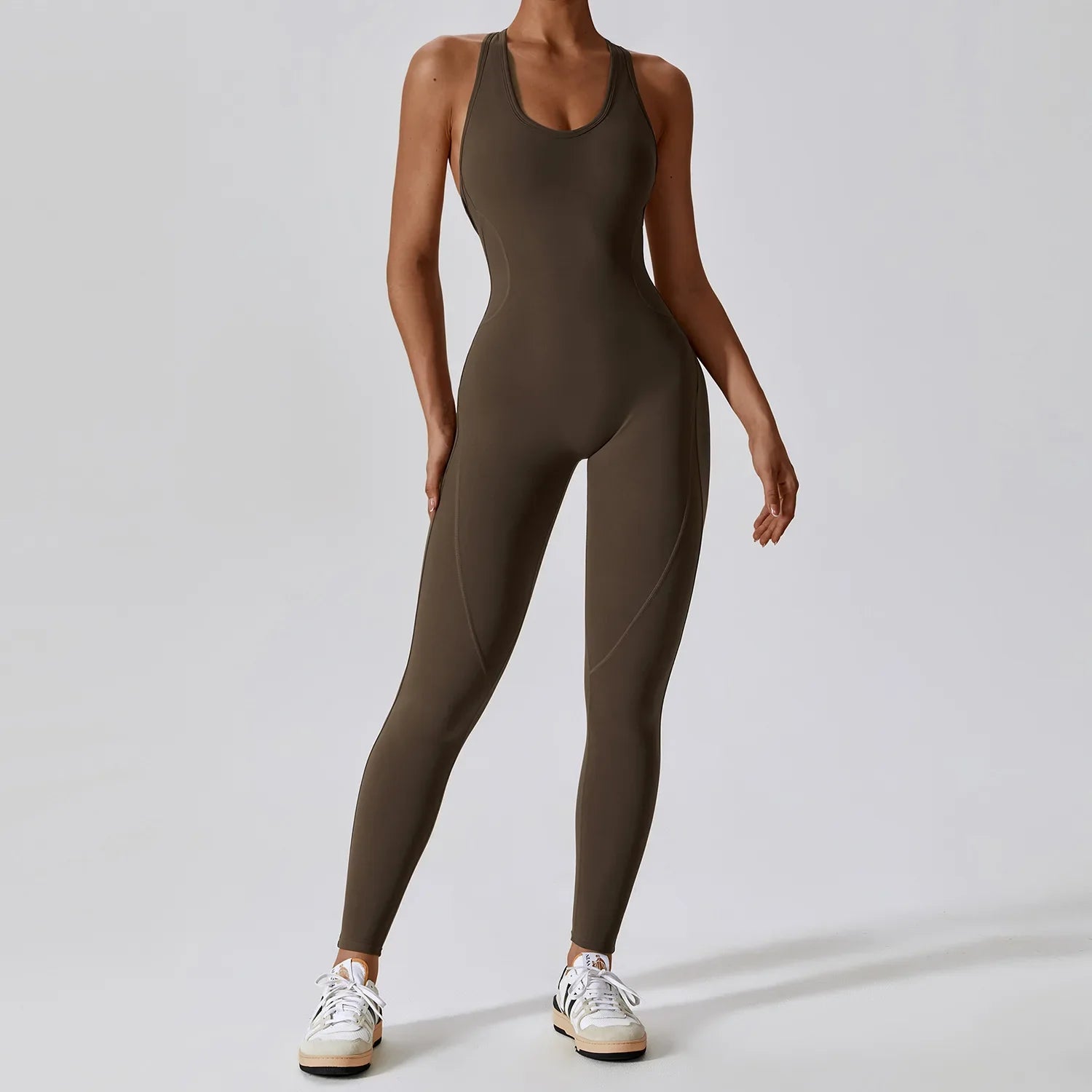 Ensfarget yogajumpsuit for kvinner – ettdelt treningstøy for yoga og pilates