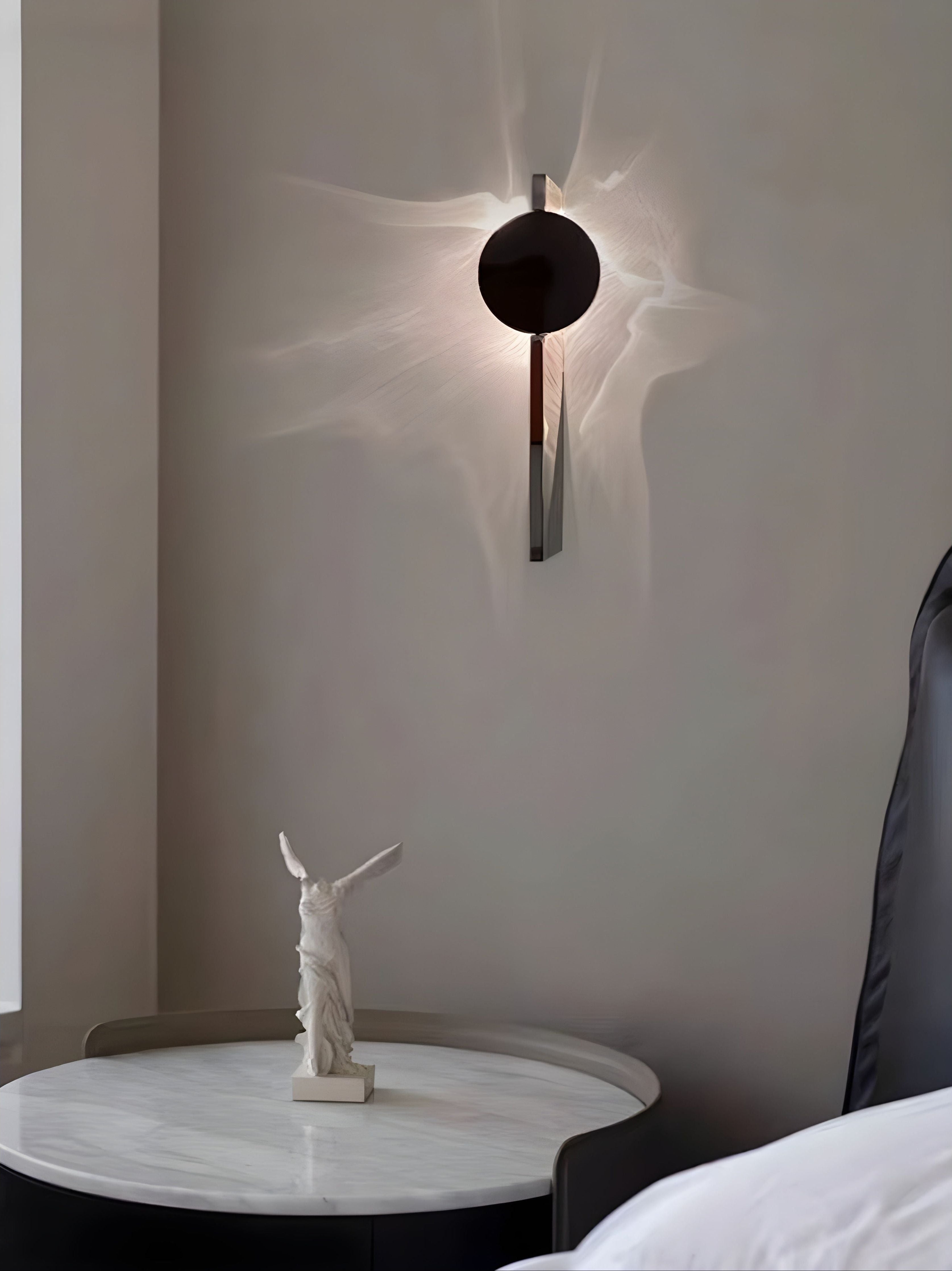LumiAura – Elegant LED-vegglampe