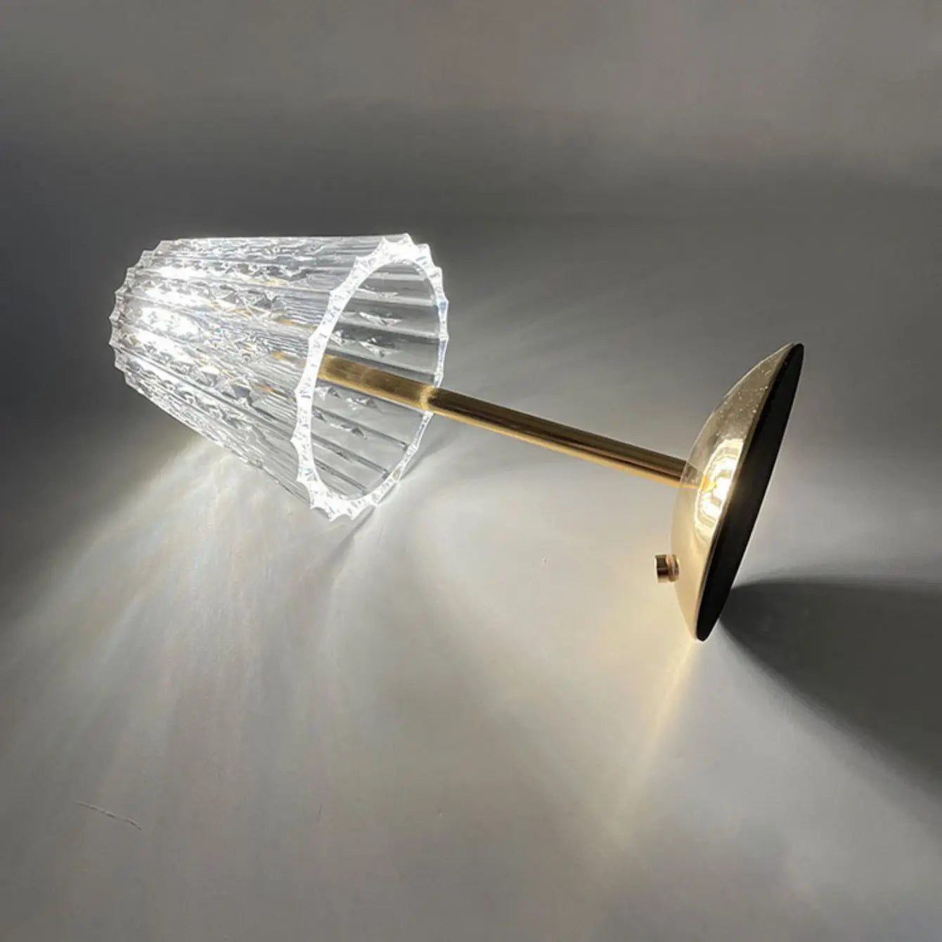 LED-bordlampe i krystall