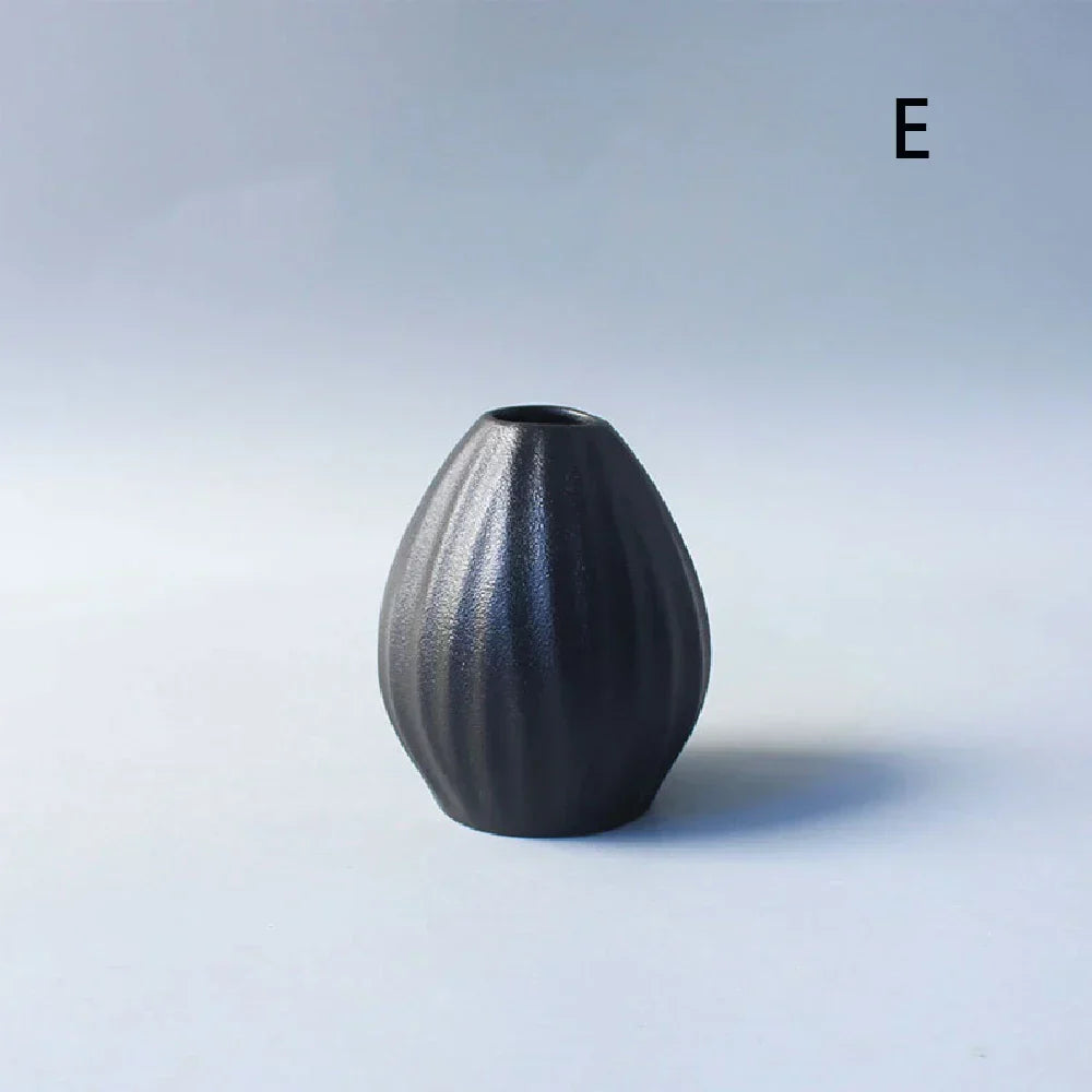 EllaForm teksturert keramikkvase