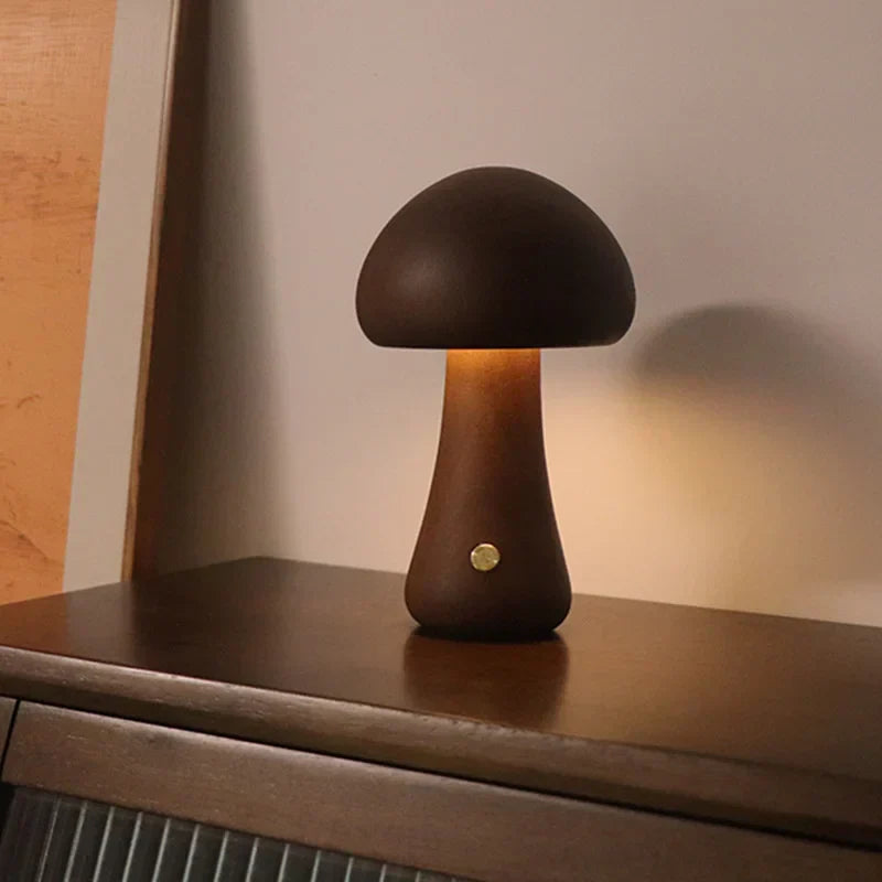MystiGlow bordlampe med svamp i tre