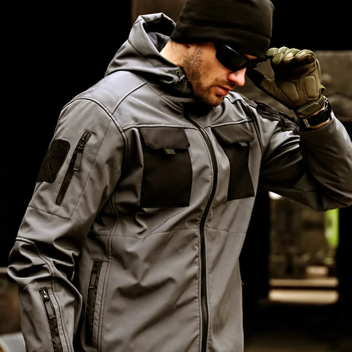 Atlas funksjonell jakke - vanntett design med flere lommer