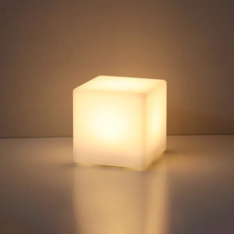 GeoLys LED bordlampe – Geometrisk design med fjernkontroll