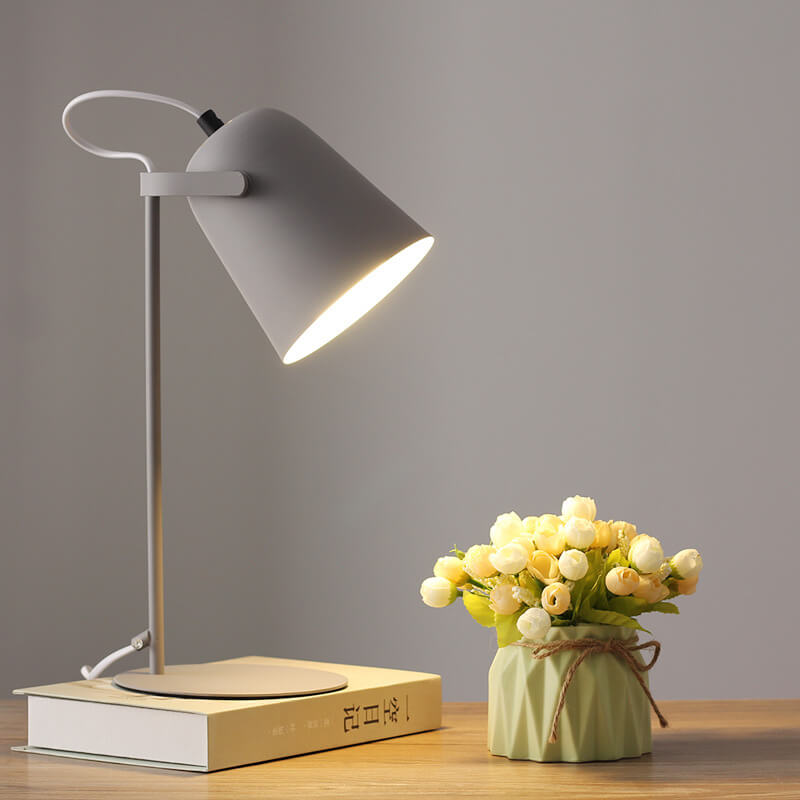 LumiTouch - Minimalistisk skrivebordslampe med stativfot og berøringskontroll
