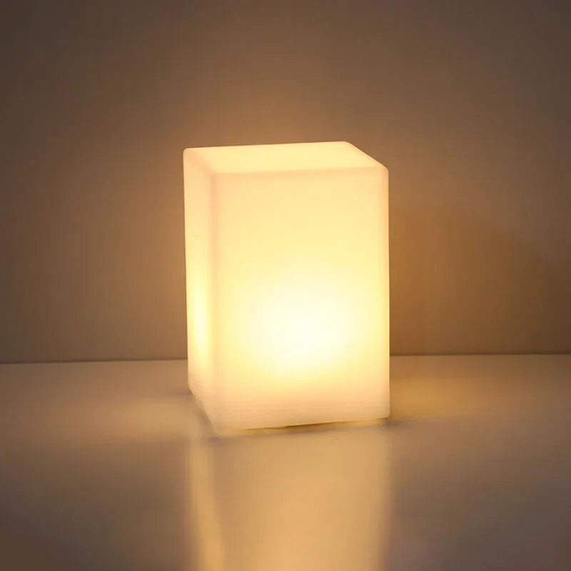 GeoLys LED bordlampe – Geometrisk design med fjernkontroll