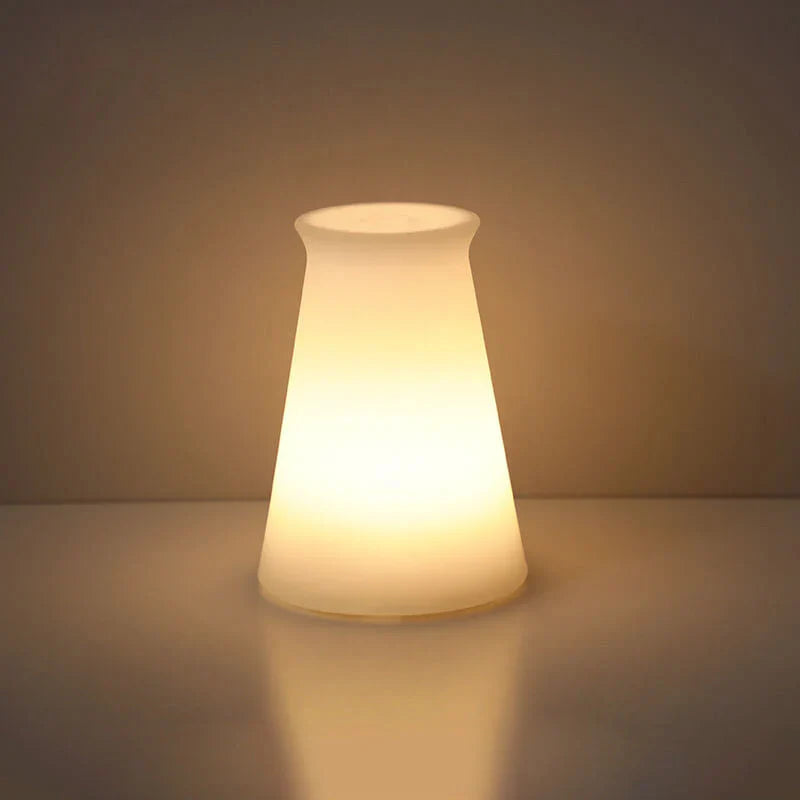 GeoLys LED bordlampe – Geometrisk design med fjernkontroll