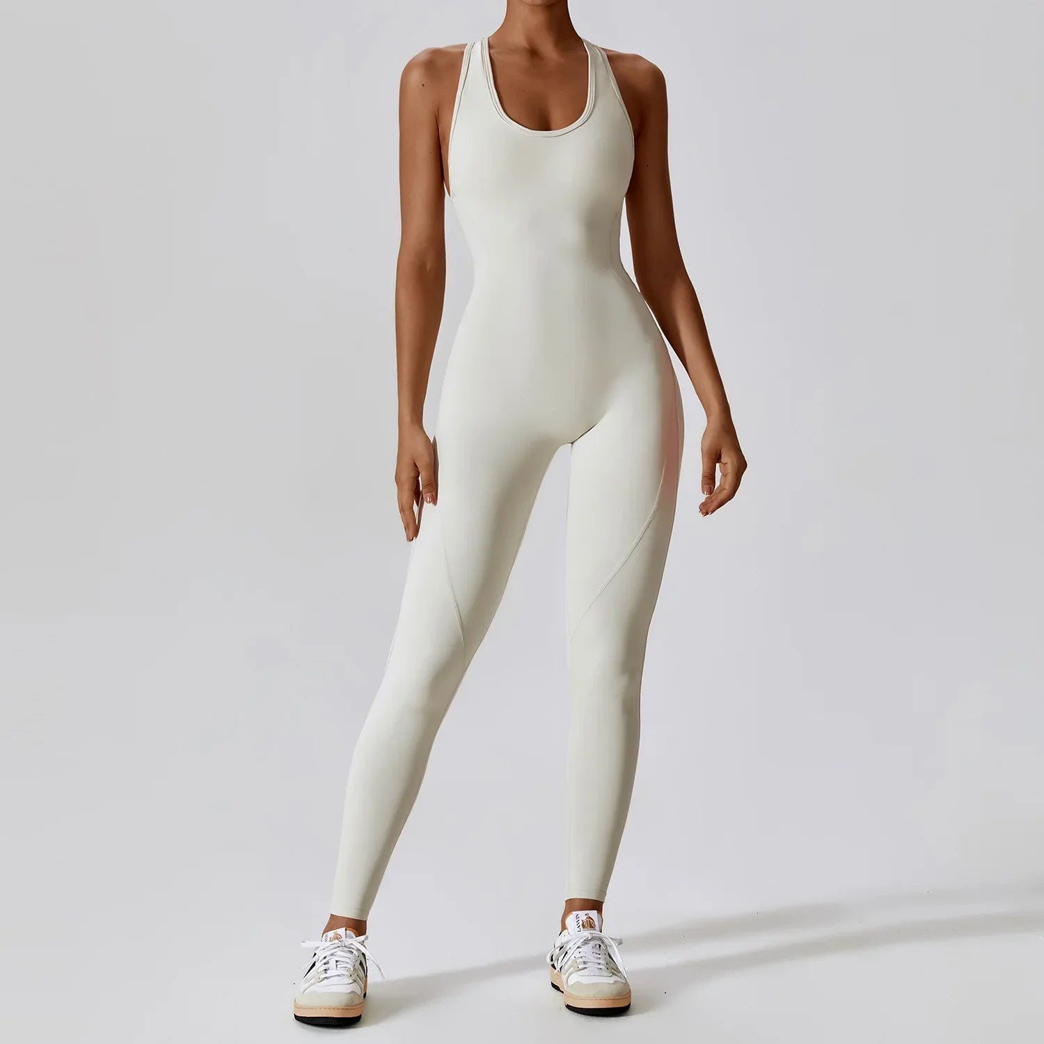 Ensfarget yogajumpsuit for kvinner – ettdelt treningstøy for yoga og pilates