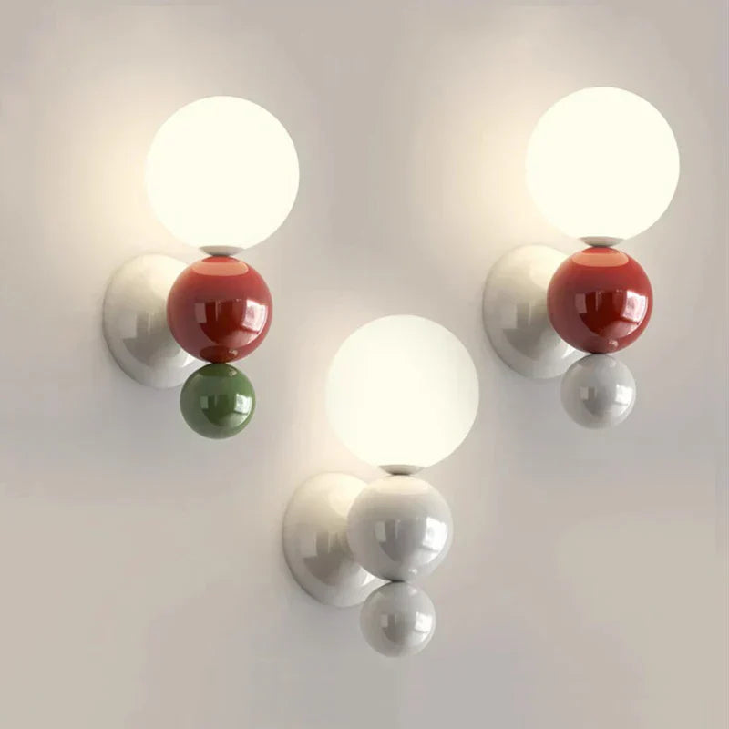 BubbleGlow – Moderne sfærisk vegglampe