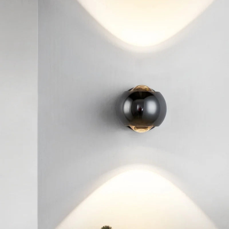 Lysova 360° LED vegglampe