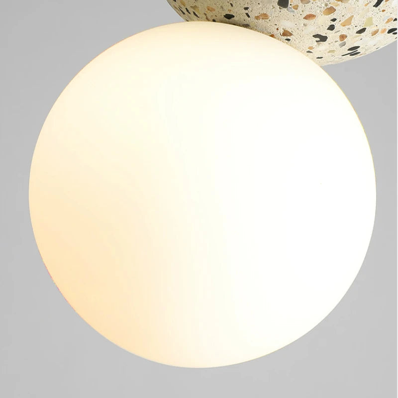 LumiOrb - Minimalistisk taklampe med glassskjerm