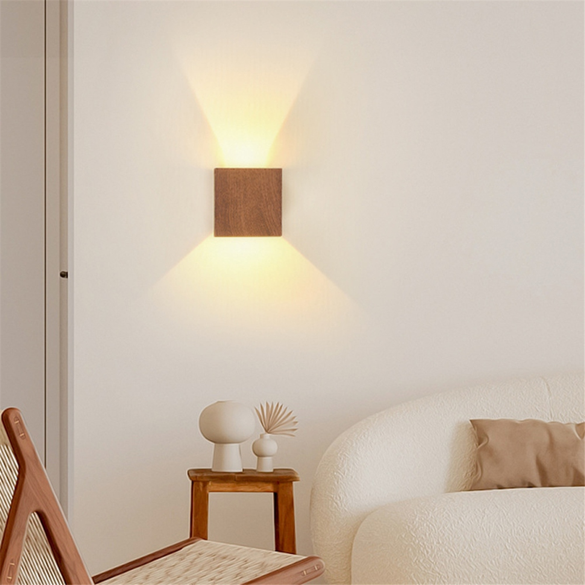 NordLys vegglampe i tre – Minimalistisk vegglampe