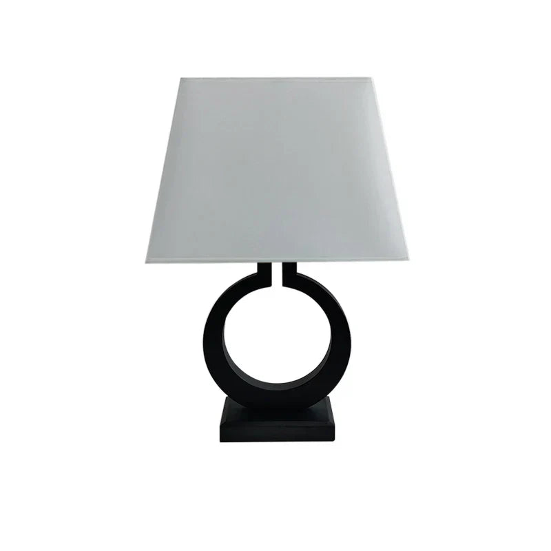 LumoEdge – Moderne bordlampe med elegant svart sokkel