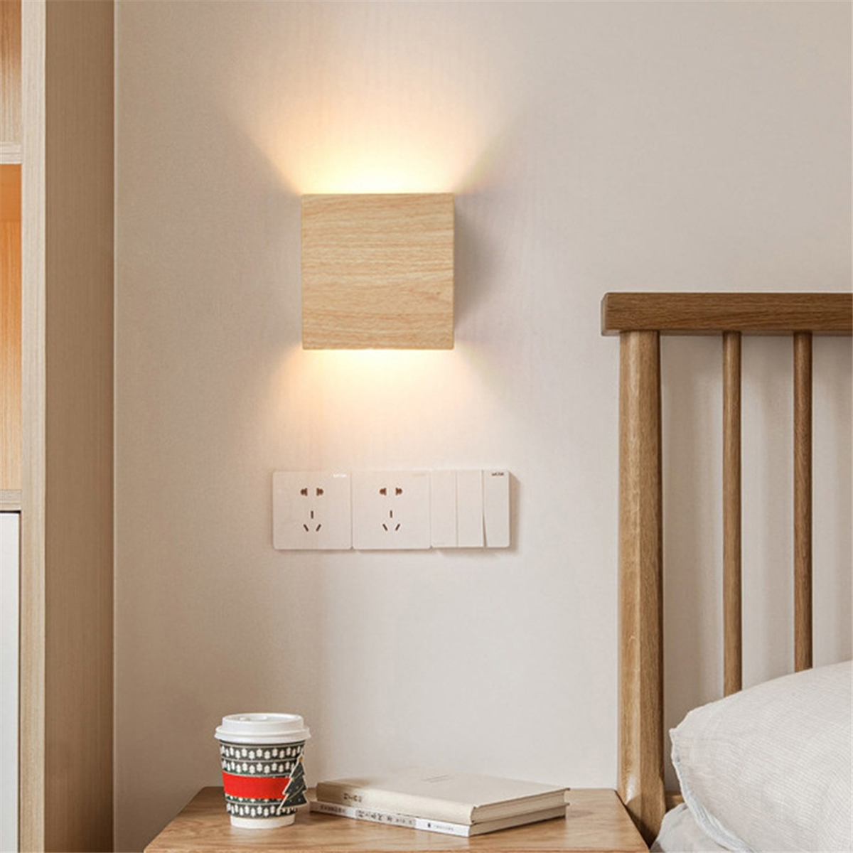 NordLys vegglampe i tre – Minimalistisk vegglampe