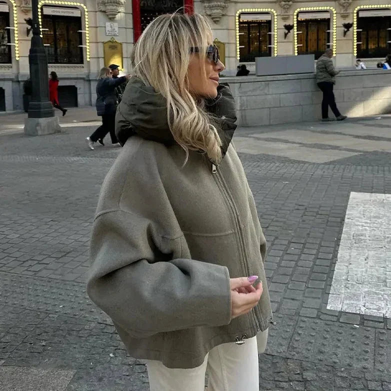 Ruth - Avtakbar puffer-hettejakke for kvinner