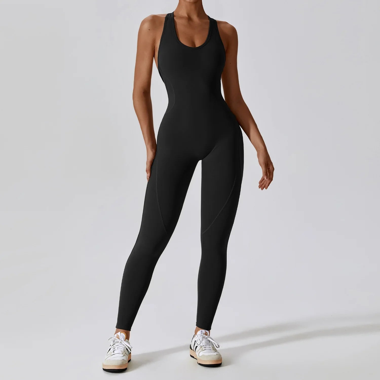 Ensfarget yogajumpsuit for kvinner – ettdelt treningstøy for yoga og pilates