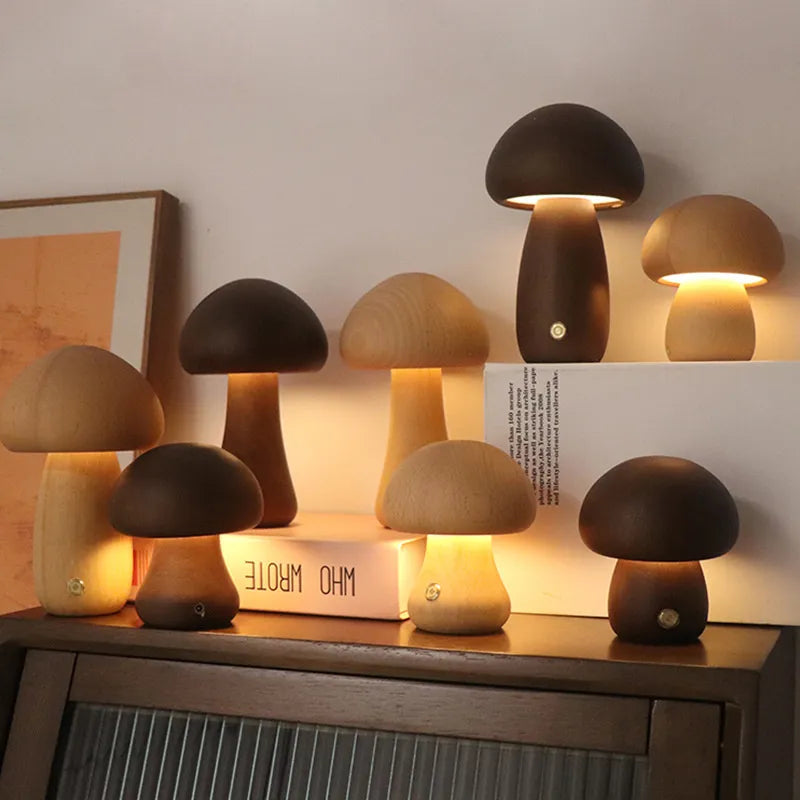 MystiGlow bordlampe med svamp i tre