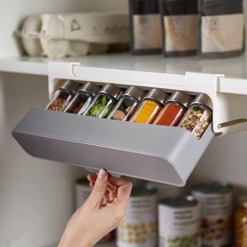 StickRack selvklebende krydderorganisator – elegant oppbevaringsløsning for kjøkkenet