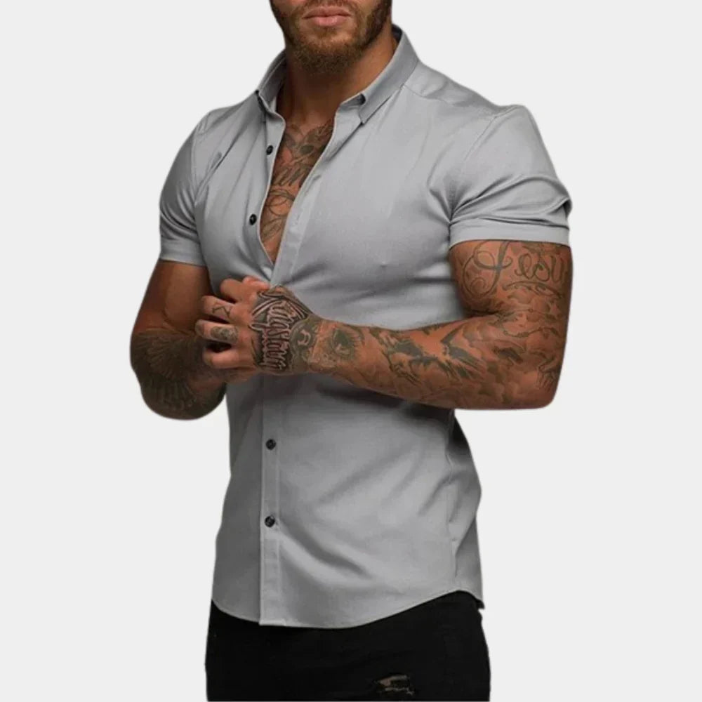 Nohr – Slim Fit kortermet skjorte med knappelukking og strukturert krage