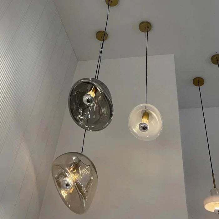 Dråbelux Elegant Glass Pendellampe – Stilig Takbelysning med Mykt Lys