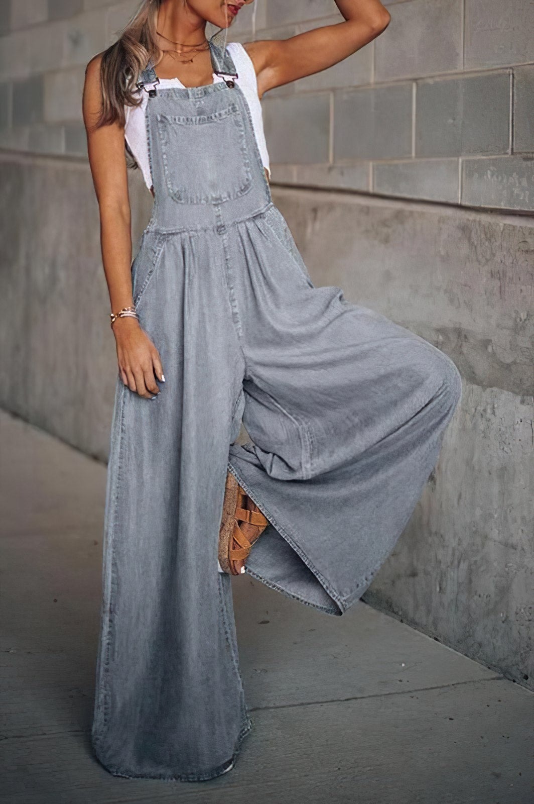 Minda - Avslappet jumpsuit i denim med løs passform