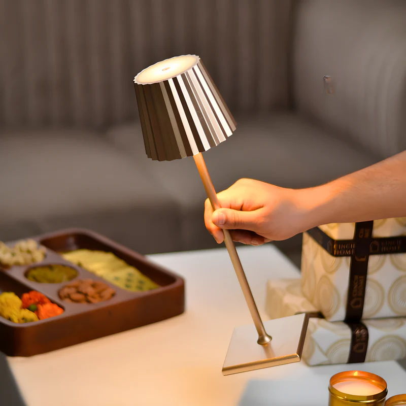 LumiGlow trådløse bordlampe - elegant design med berøringsdemping