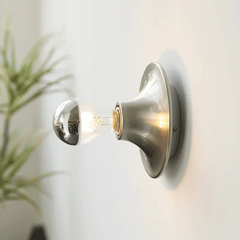 LumiBare - Minimalistisk synlig vegglampe