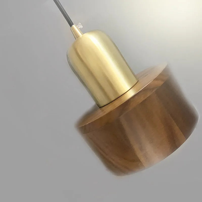 NordicLuxe Pendel – Elegant trebelysning i valnøtt for en koselig atmosfære